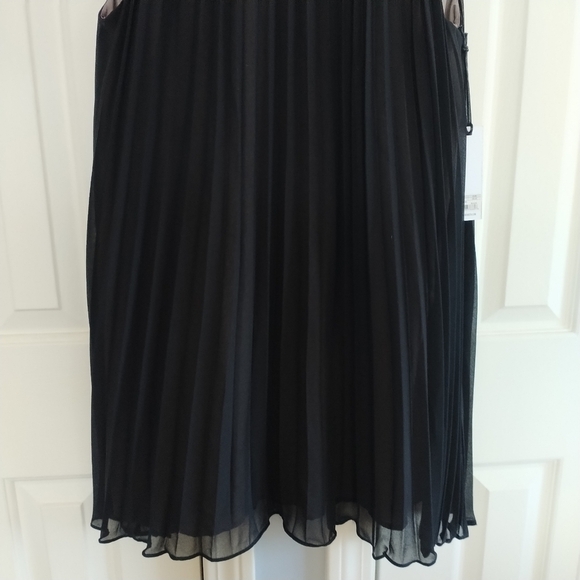 BB Dakota Devlan Black Pleated Special Occasion Dress M - Picture 3 of 11